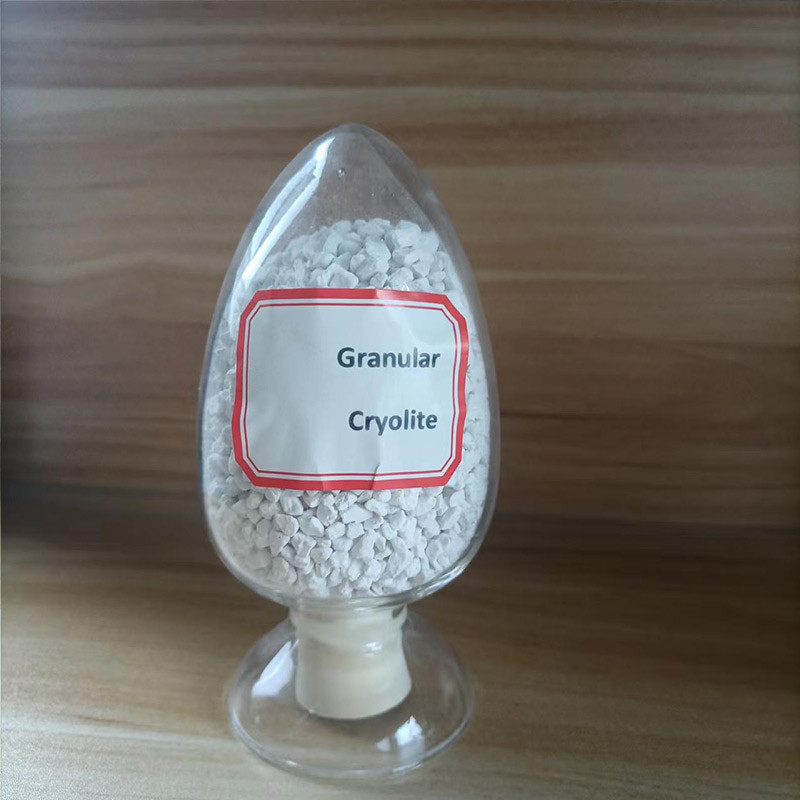 Cryolite di sodio di composizione stabile e per l'elettrolisi dell'alluminio e la produzione di acciaio per l'industria