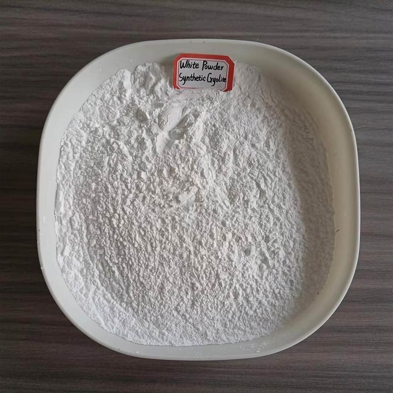 Cryolite di sodio di composizione stabile e per l'elettrolisi dell'alluminio e la produzione di acciaio per l'industria