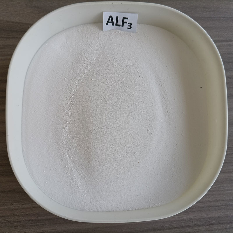 Prodotti additivi e fluidi metallici per la macinazione in polvere di fluoruro di alluminio di grado industriale AlF3