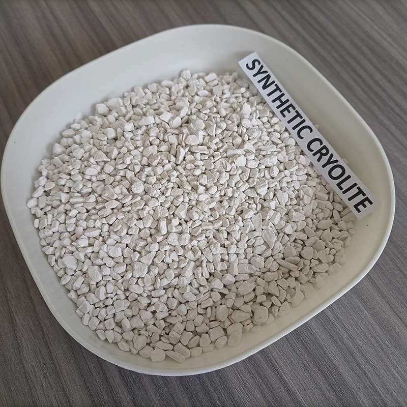 Cryolite di sodio bianco / non bianco con purezza chimica superiore per varie applicazioni industriali