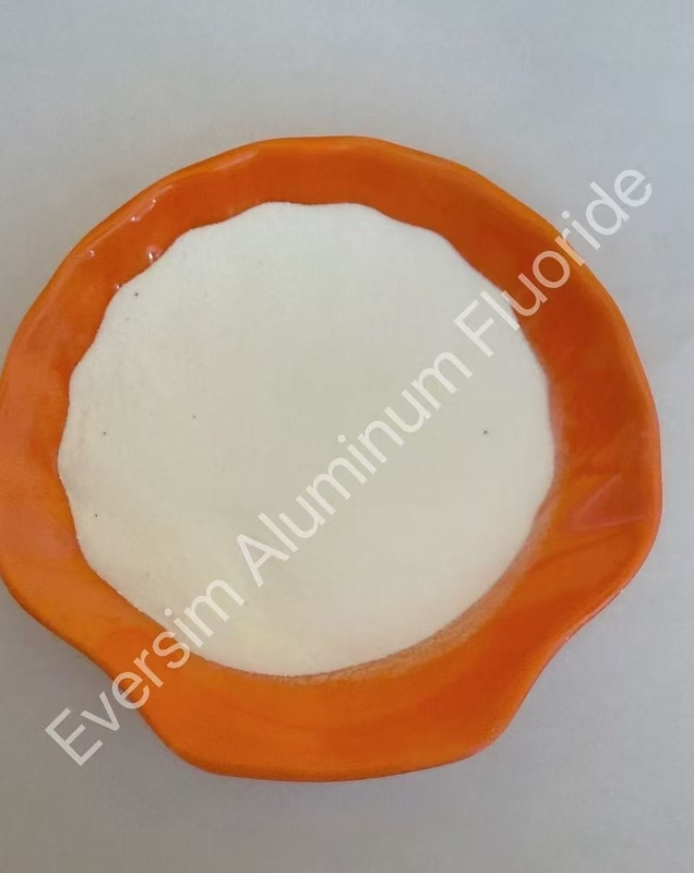 Fluoruro di alluminio di sabbia bianca AlF3 utilizzato come fluido per lo smalto