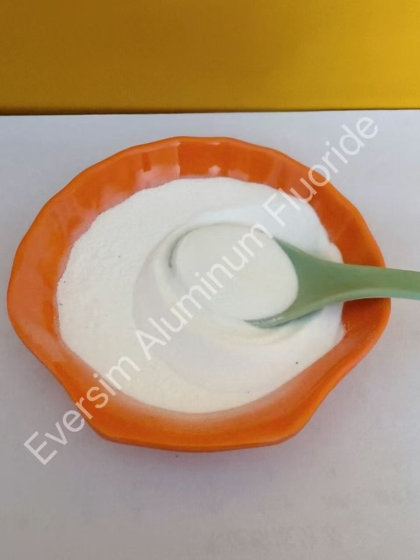 Alta purezza 98% Peso molecolare 83,98 Alf3 Fluoruro di alluminio come materiale di flusso di grado industriale
