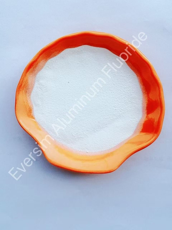 Prodotti chimici Peso molecolare 83,98 CAS7784-18-1 Fluoruro di alluminio Alf3 per il flusso di smalti ceramici