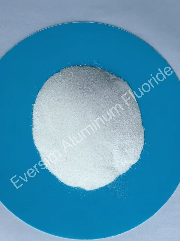 Prodotti chimici Peso molecolare 83,98 CAS7784-18-1 Fluoruro di alluminio Alf3 per il flusso di smalti ceramici