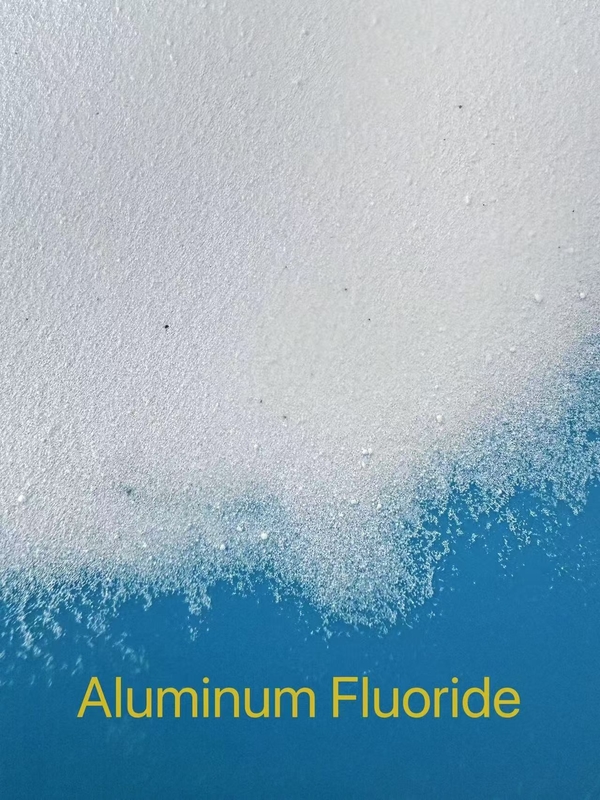 Prodotti chimici Peso molecolare 83,98 CAS7784-18-1 Fluoruro di alluminio Alf3 per il flusso di smalti ceramici