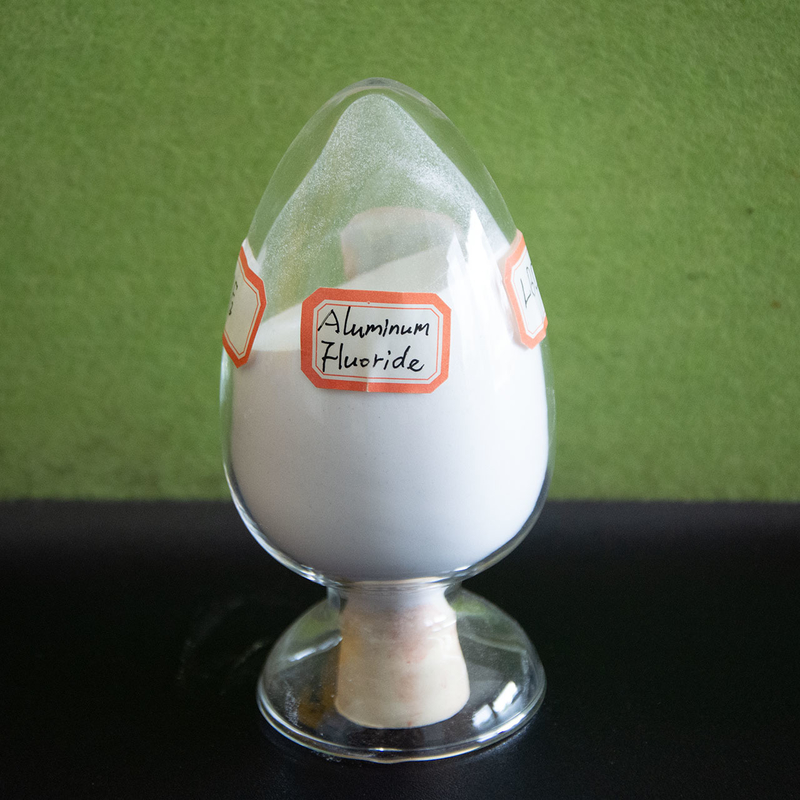 Fluoruro di alluminio bianco personalizzato utilizzato come elettrolita nella produzione primaria di alluminio