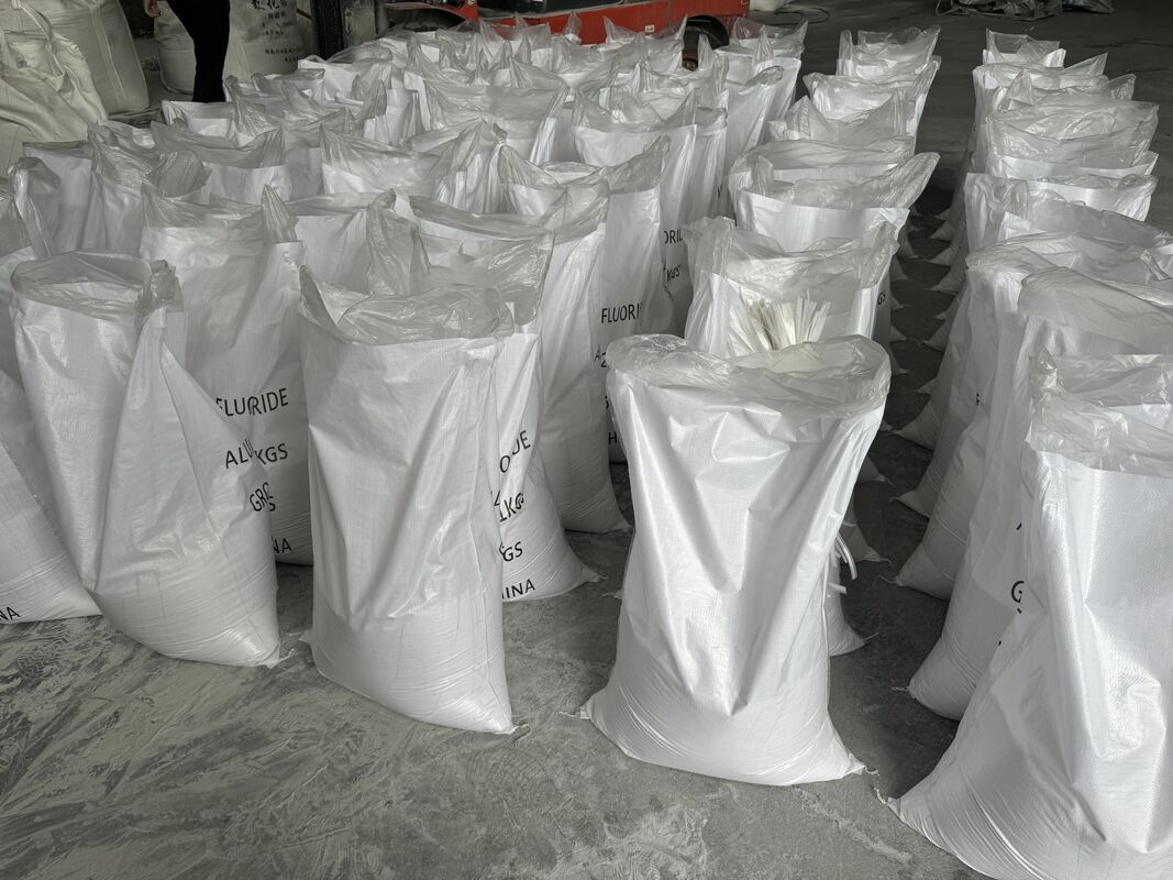 Fluoruro di alluminio di grado industriale per processi elettrolitici di fusione dell'alluminio e formulazioni chimiche speciali